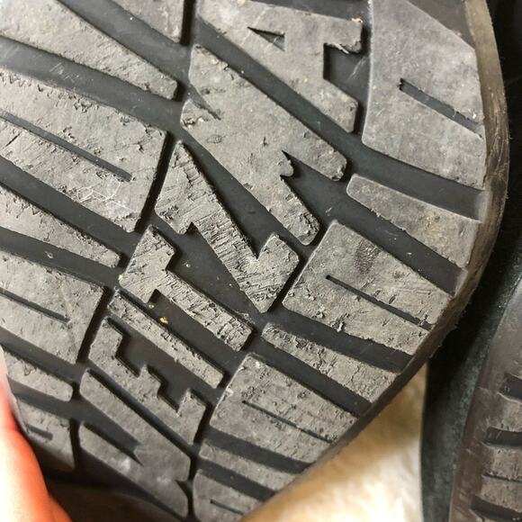 Stuart Weiztman black suede pull on booties size 7M - Picture 11 of 13